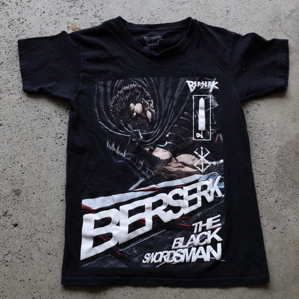 Berserk The Black Swordsman Guts T-Shirt Mens Size S Anime Manga Crunchyroll